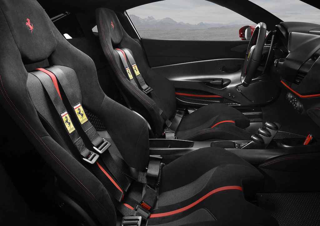 The Ferrari 488 Pista has an uncompromising mission to offer top track performance on and off the road, regardless in the hands of a professional or non-professional driver. 