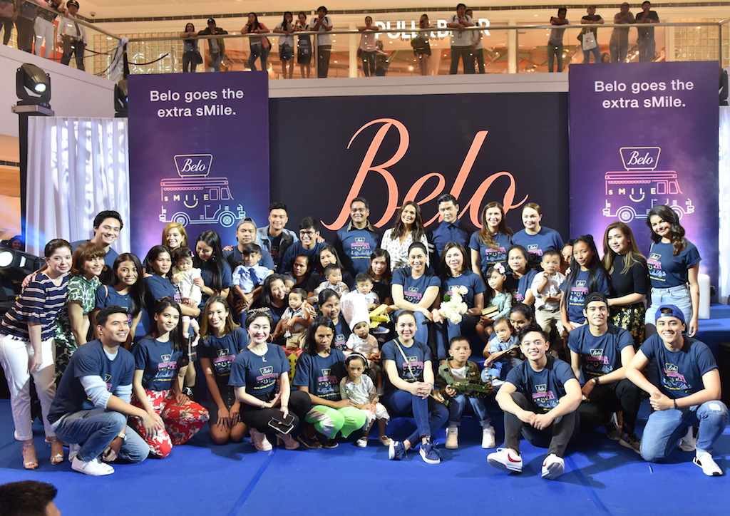 A group photo with the benefices of Belo Smiles and several Belo endorsers 