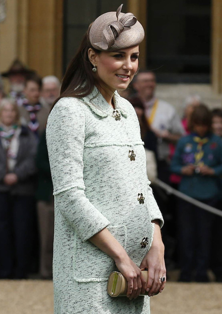 Kate will be assisted by a team of 23 doctors, midwives and specialist during labor (Photograph courtesy of OLIVIA HARRIS/AFP/Getty Images)