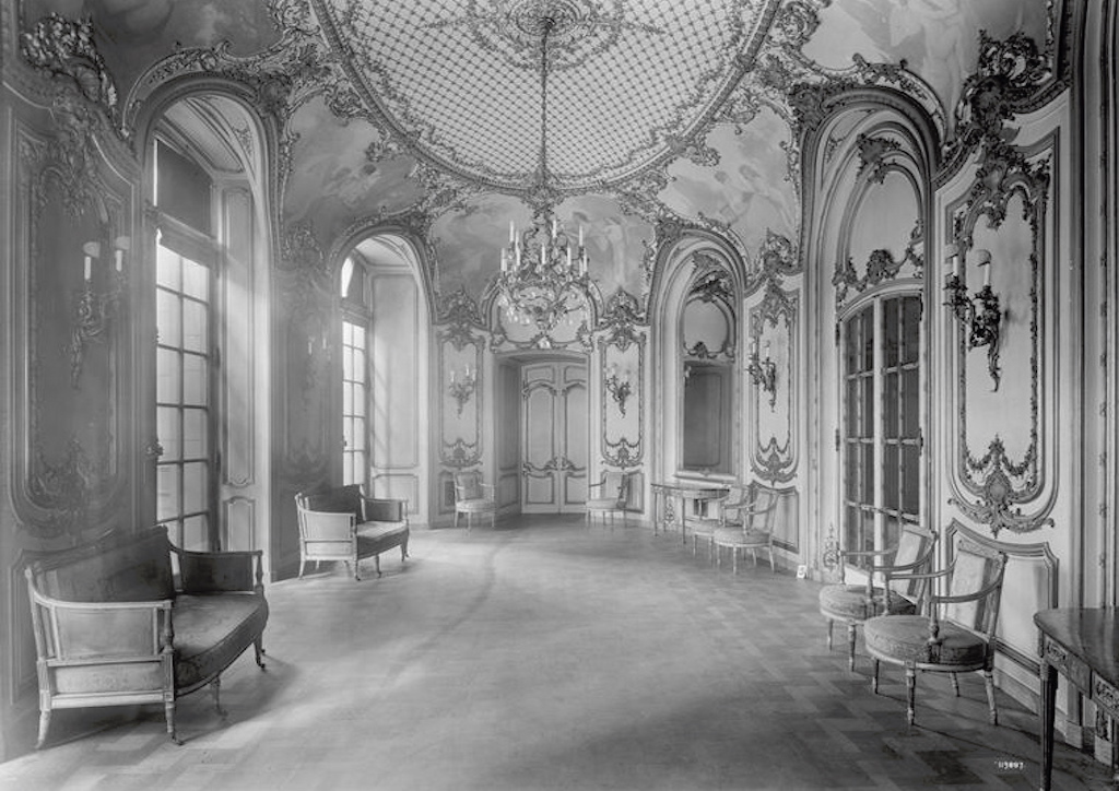 A beautiful hallway in the now destroyed Clark mansion in New York 