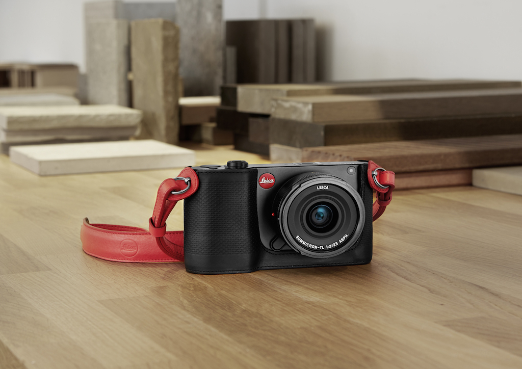 The Leica TL2 can also be personalized in your style, by purchasing your choice of high-quality Nappa leather protectors and color-coordinated carrying straps