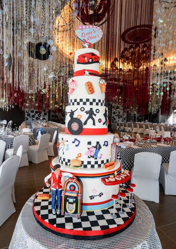 The cake was also designed to fit the 1950s retro theme 