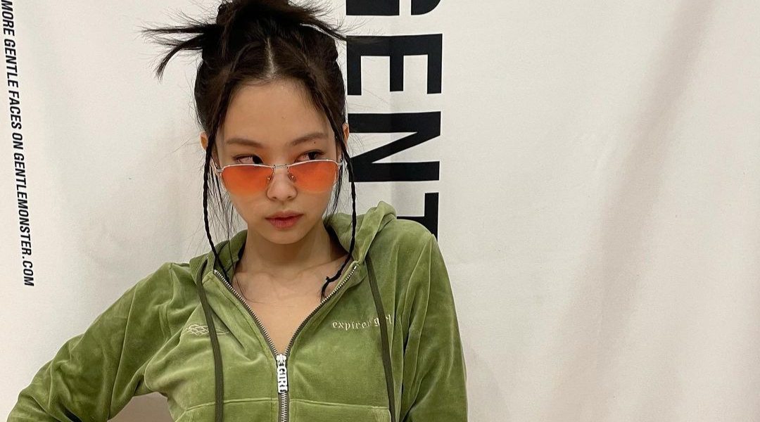 Korean Fashion Trend Alert: The Y2K Aesthetic Is Making A Comeback