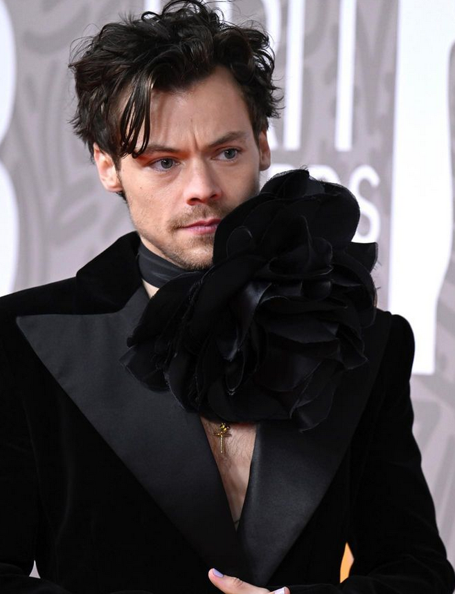 Memorable Outfits from the 2023 BRIT Awards Harry Styles