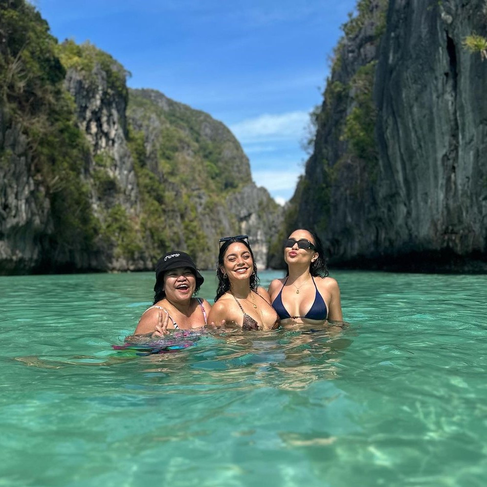 Vanessa Hudgens with her mother Gina and sister Stella in Palawan