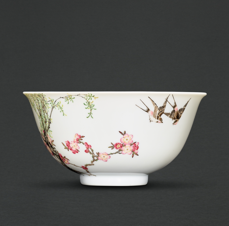 Porcelain Bowl From 18th Century China Sells For Over $25 Million