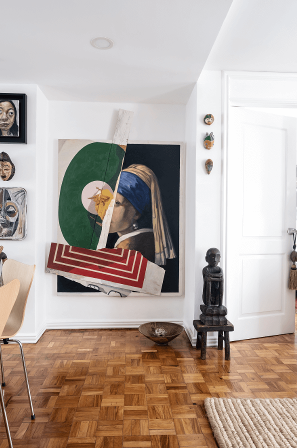Ethnographic objects, like the bulol on the right, accompany some of the homeowner’s extensive contemporary art collection.