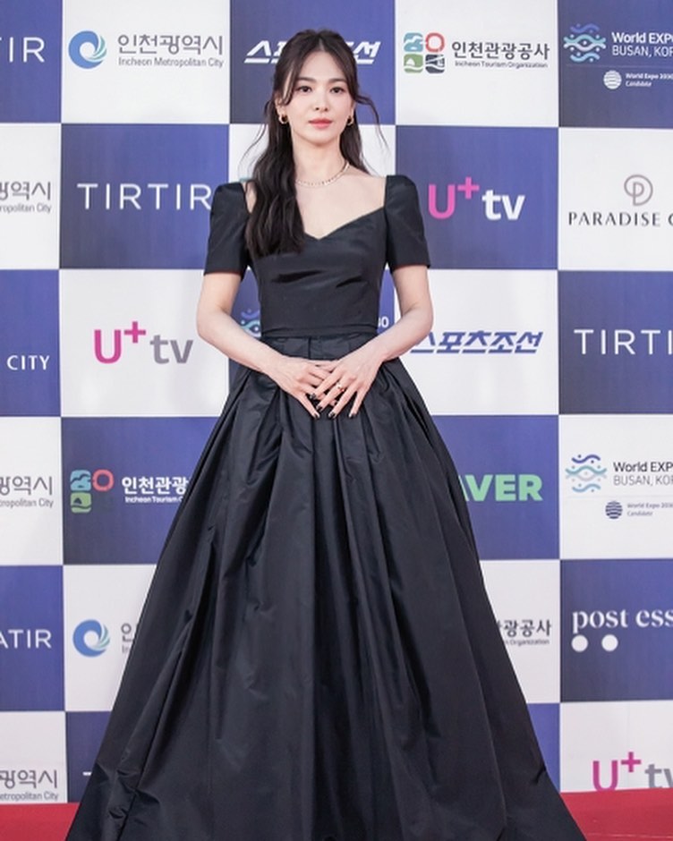 Song Hye Kyo at the Blue Dragon Series Awards