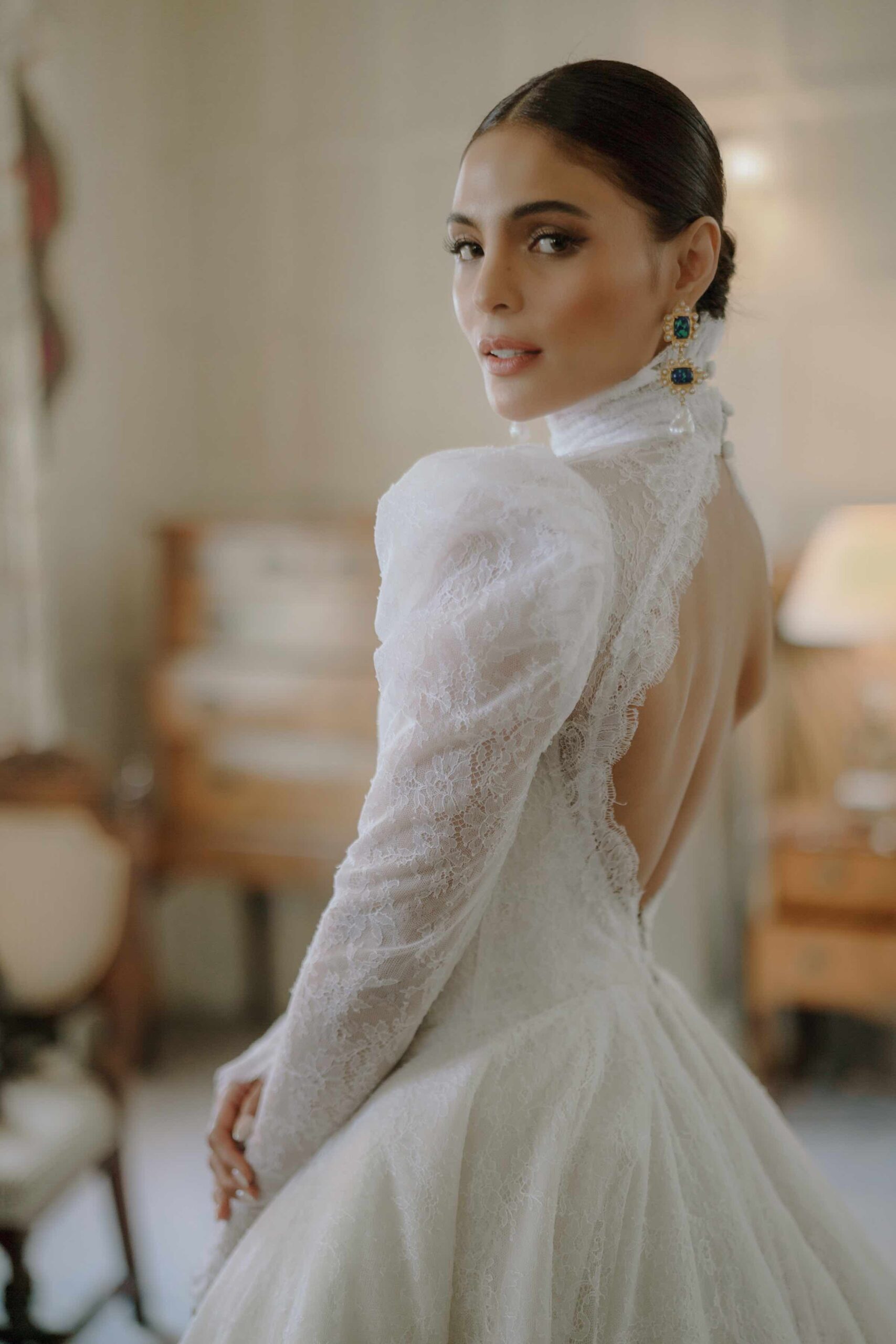 Lovi Poe is a stunning bride 