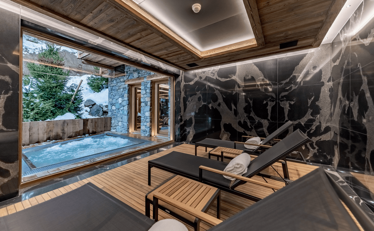 The Ultima Spa and outdoor jacuzzi