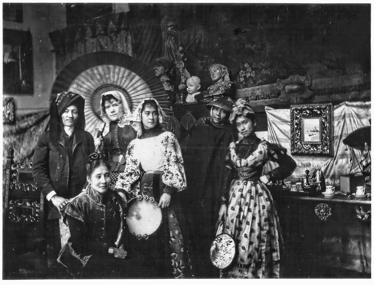 Paz Pardo de Tavera (second-most from the left, back), with José Rizal (left-most) and friends