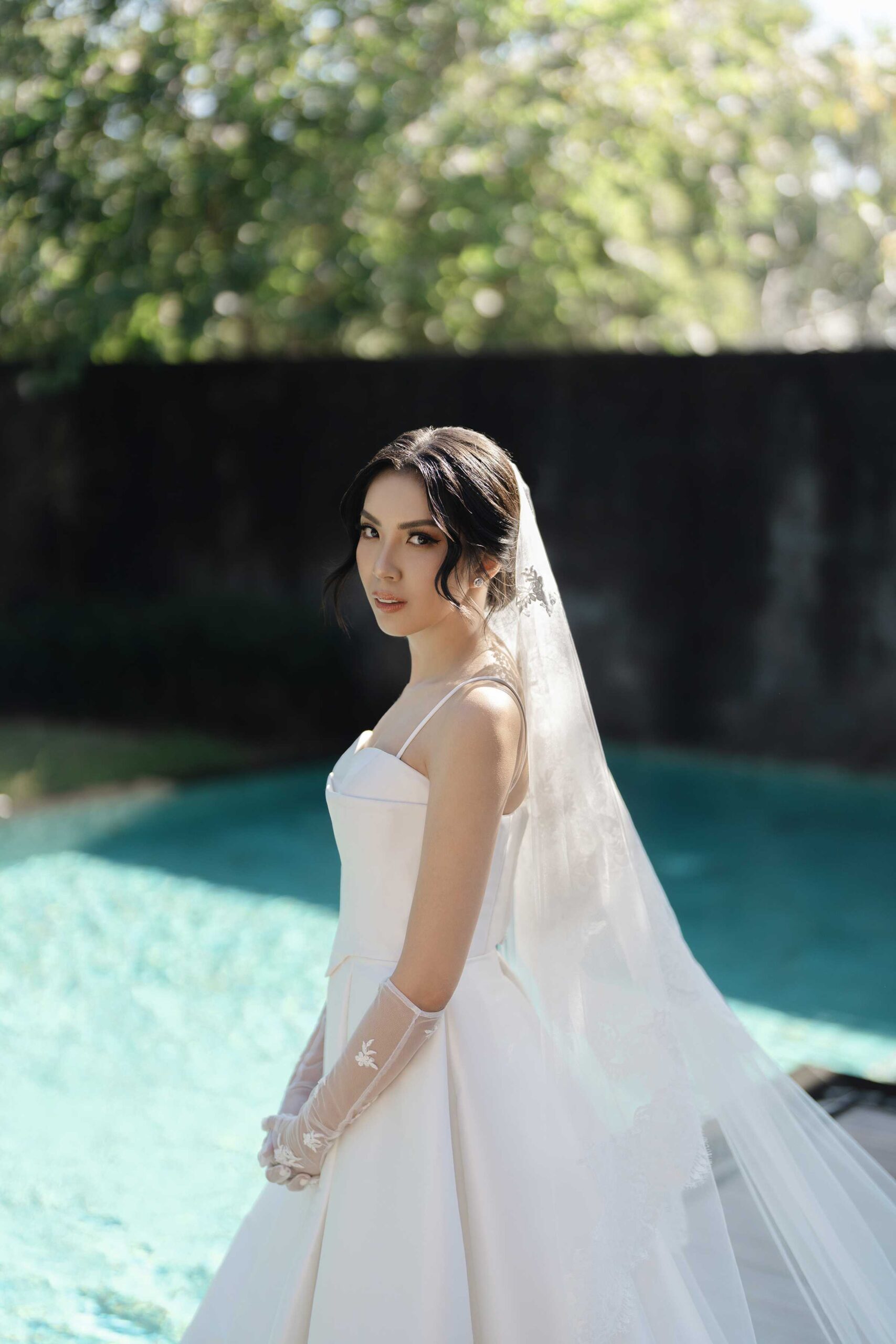 Anj in her Vera Wang bridal gown