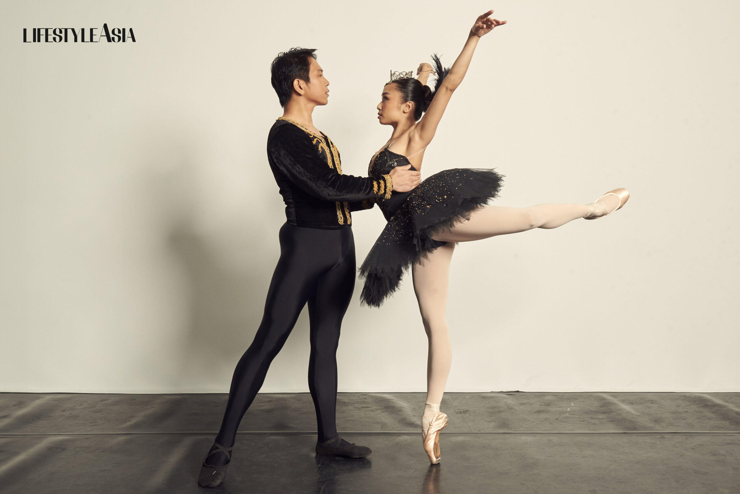 Ocampo and Reyes showcasing their ballet prowess