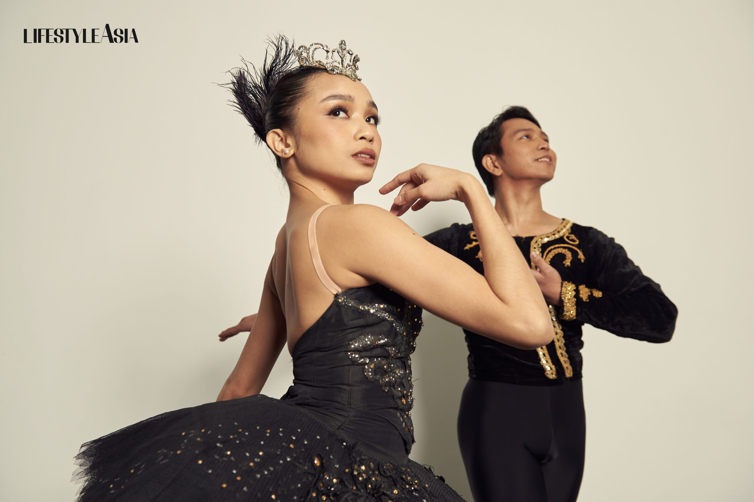 Reyes as Odile and Ocampo as the Prince from Swan Lake