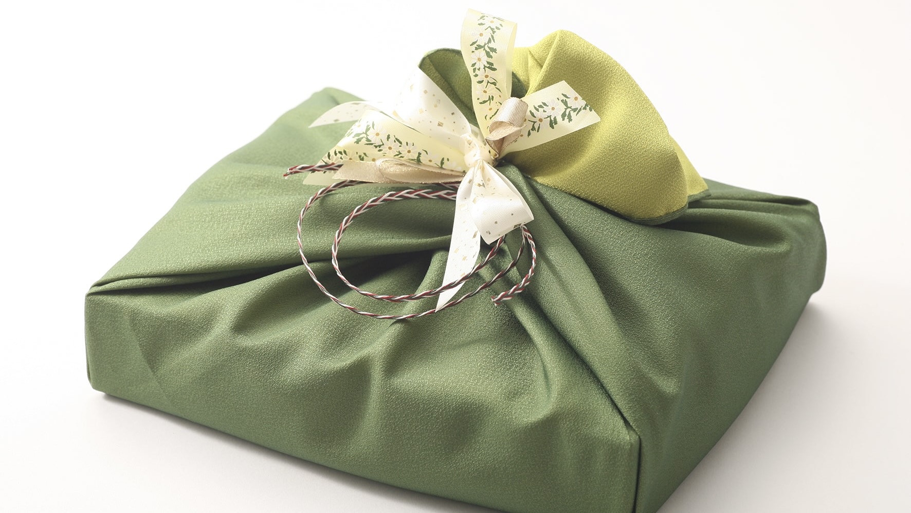 5 Sustainable Yet Appealing Alternatives To Gift Wrap