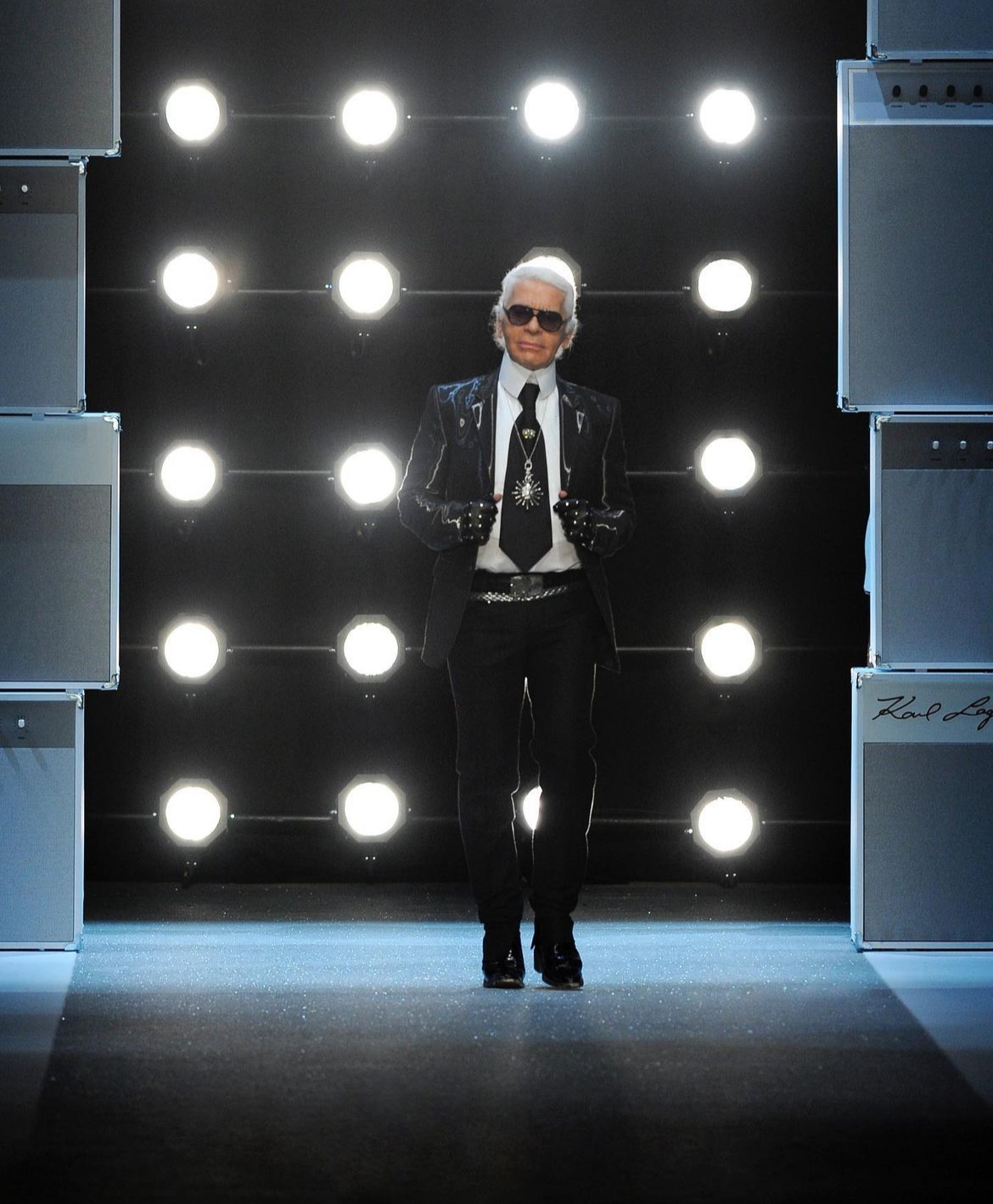 In a significant move, Ayoub is set to part ways with a notable portion of her Chanel haute couture collection. This consists of 252 pieces meticulously crafted by the legendary Karl Lagerfeld. 