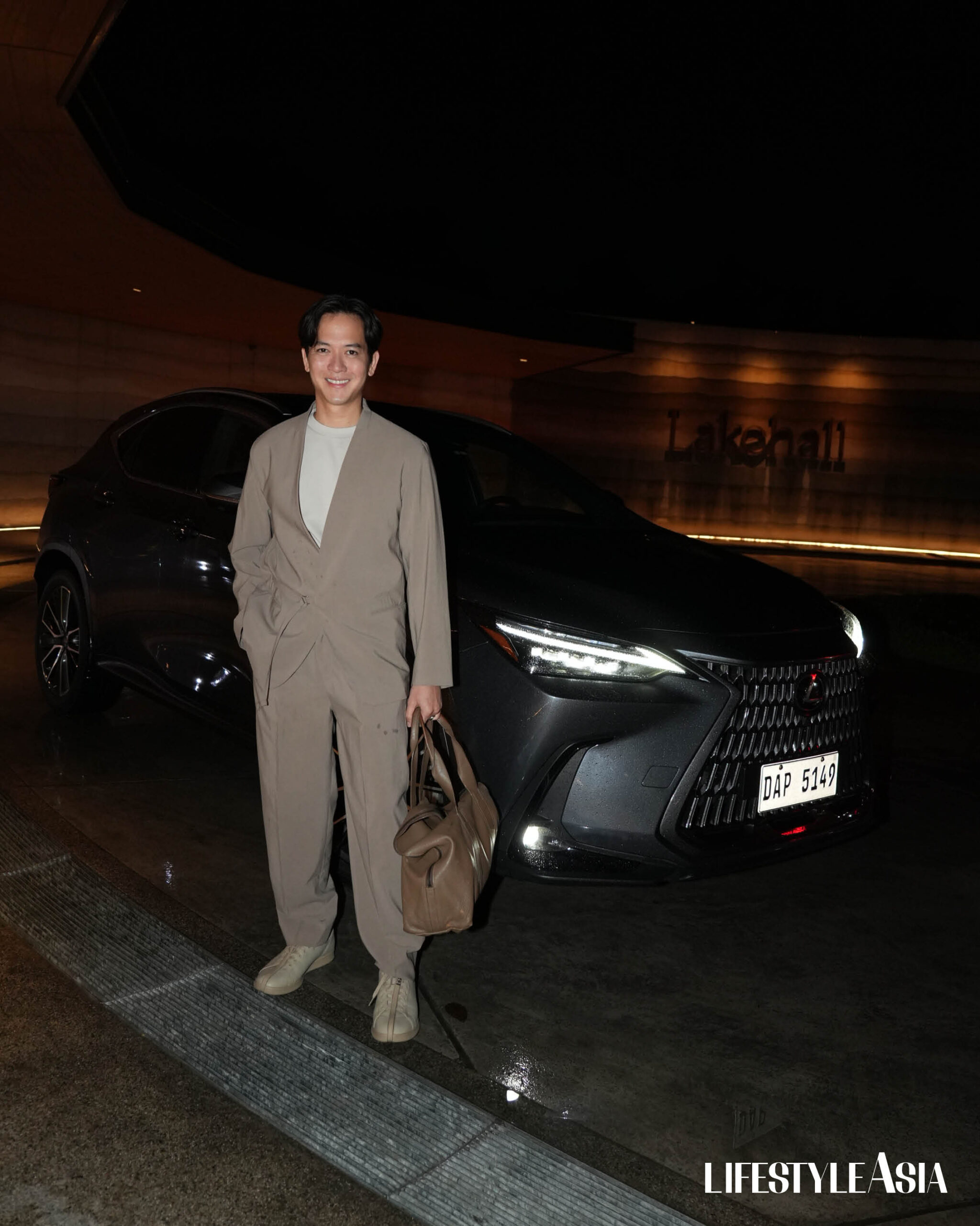 Traffic became a non-issue as guests luxuriated in the comfort of Lexus interiors, setting the stage for a night full of wonders and excitement.