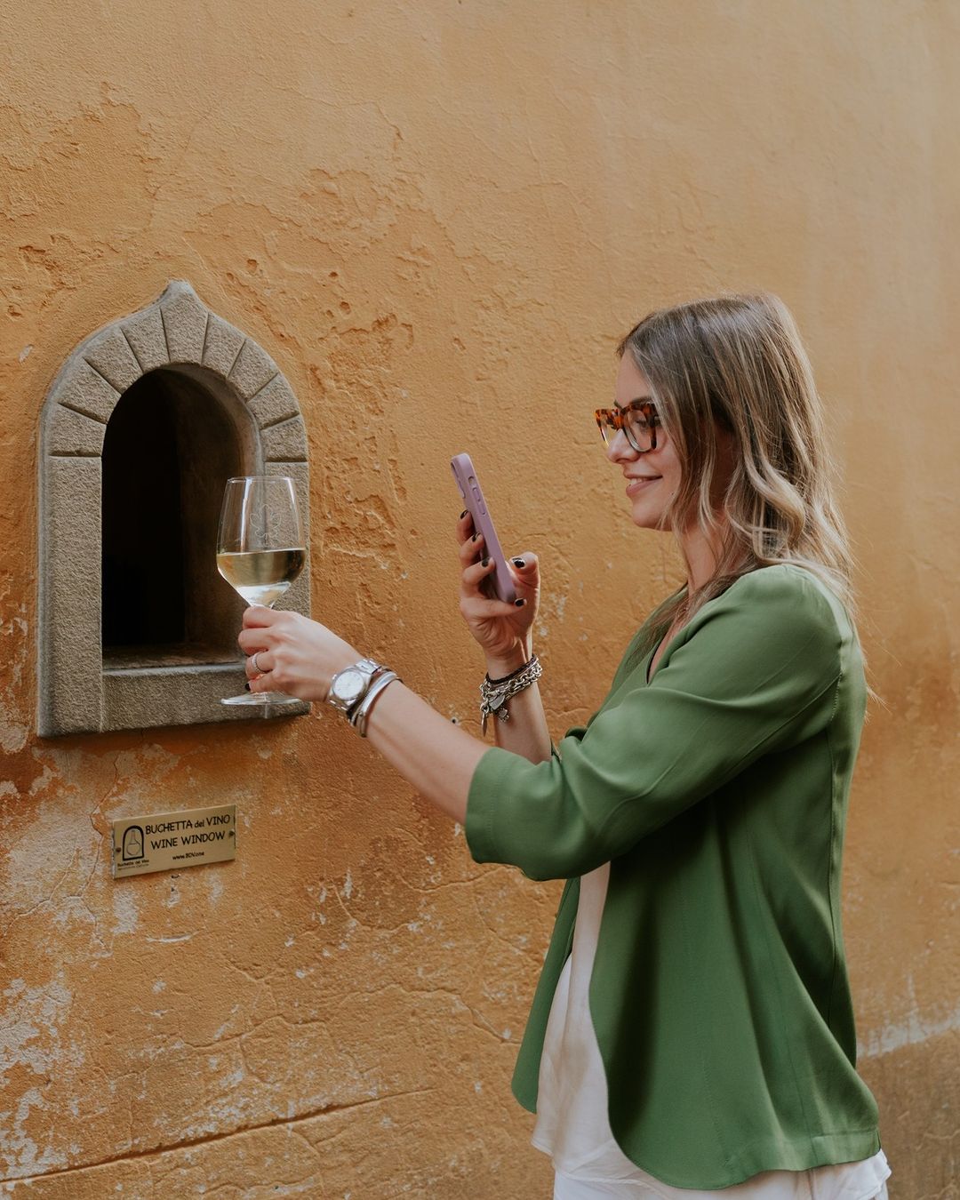 A customer at Babae bistro in Florence