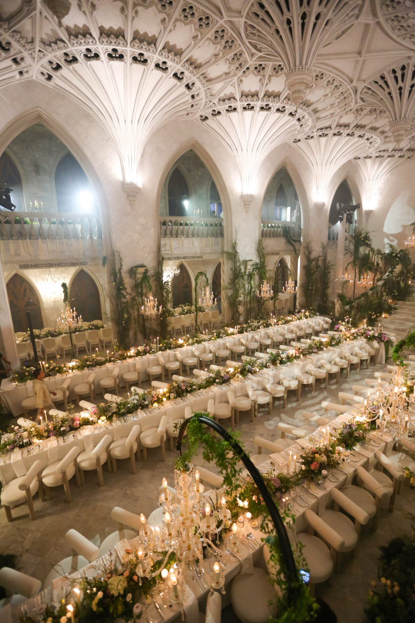 Gideon Hermosa's tablescapes and floral décor created harmonious opulence, enchanting everyone who attended