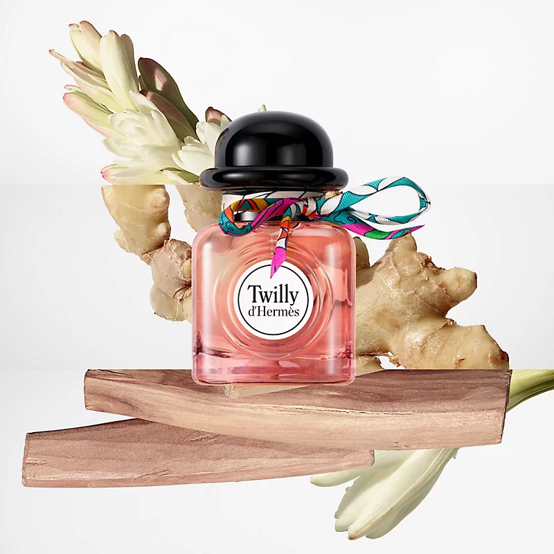 Twilly D’Hermes comes with ginger, tuberose and sandalwood notes
