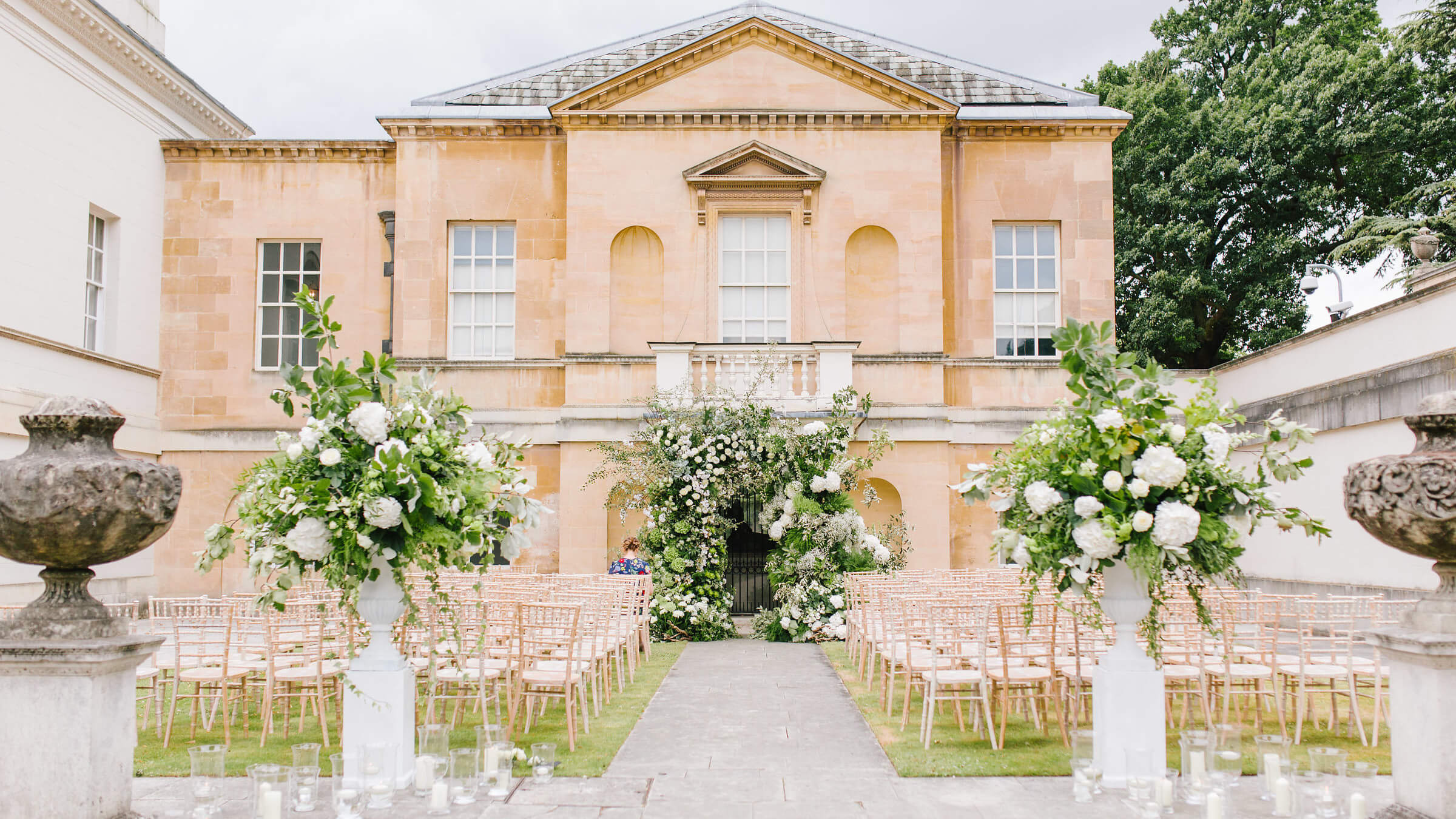 Host your dream wedding inside the beautiful spaces of Chiswick House or the property’s lovely courtyards