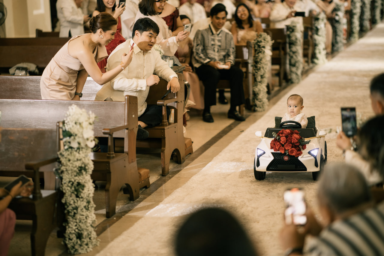 Baby Gael drove down the aisle and won everyone’s hearts
