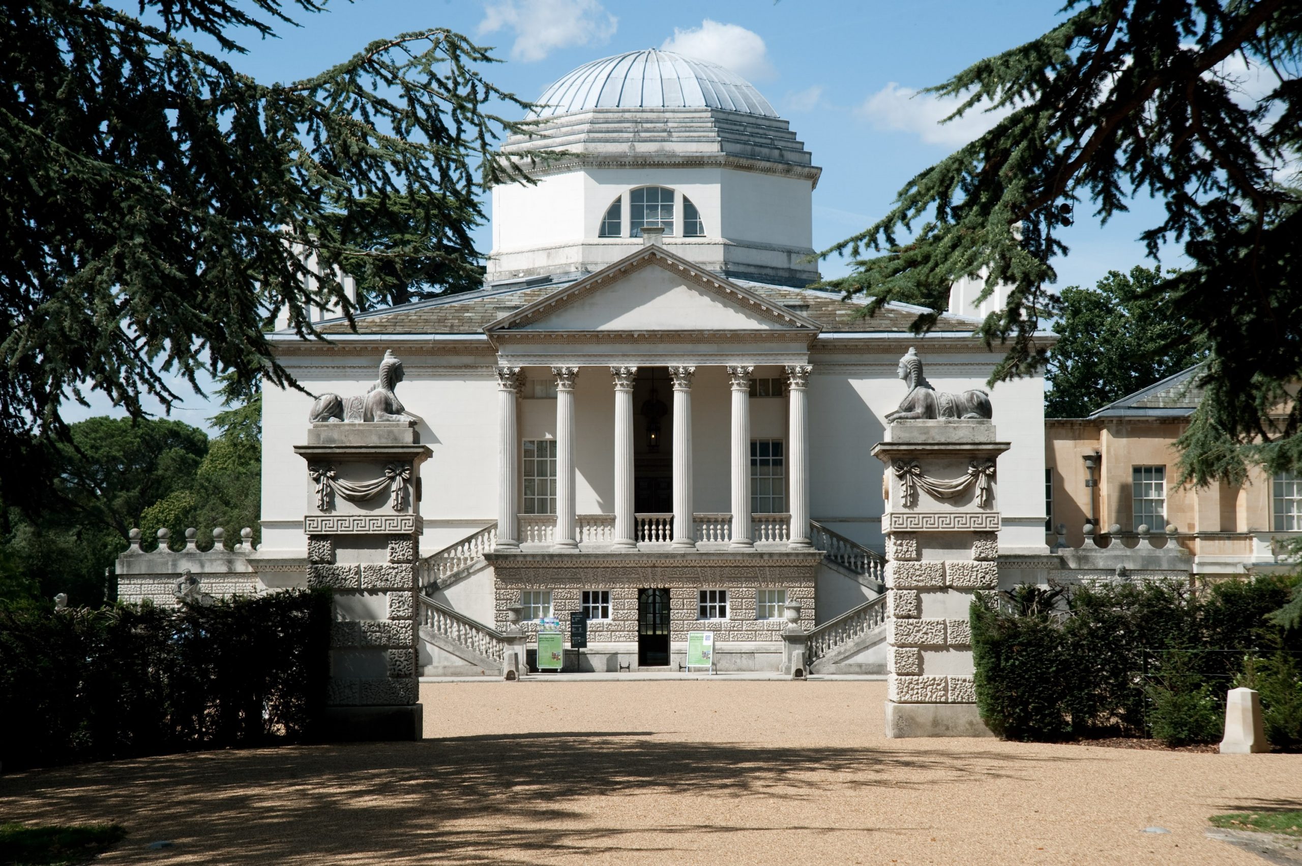 The Chiswick House is an 18th-century villa that will make any wedding feel like one from a Jane Austen novel