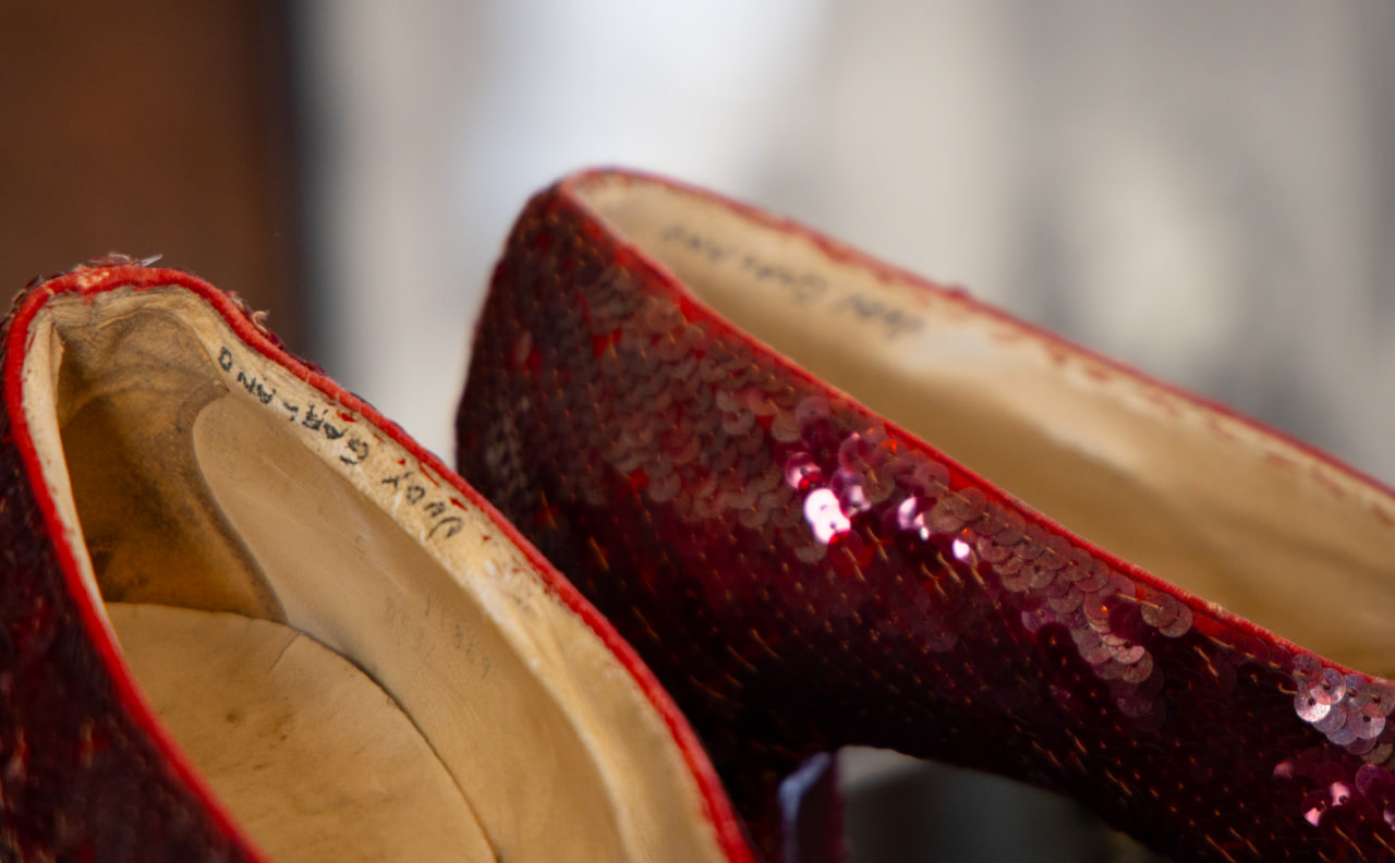 The unique markings on the ruby slippers