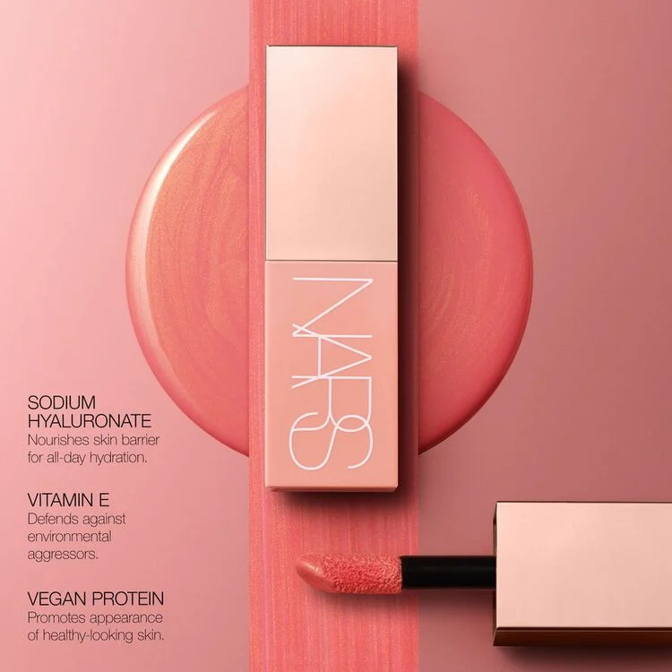 Nars’ Afterglow Liquid Blush brings out a natural luminous finish on your skin