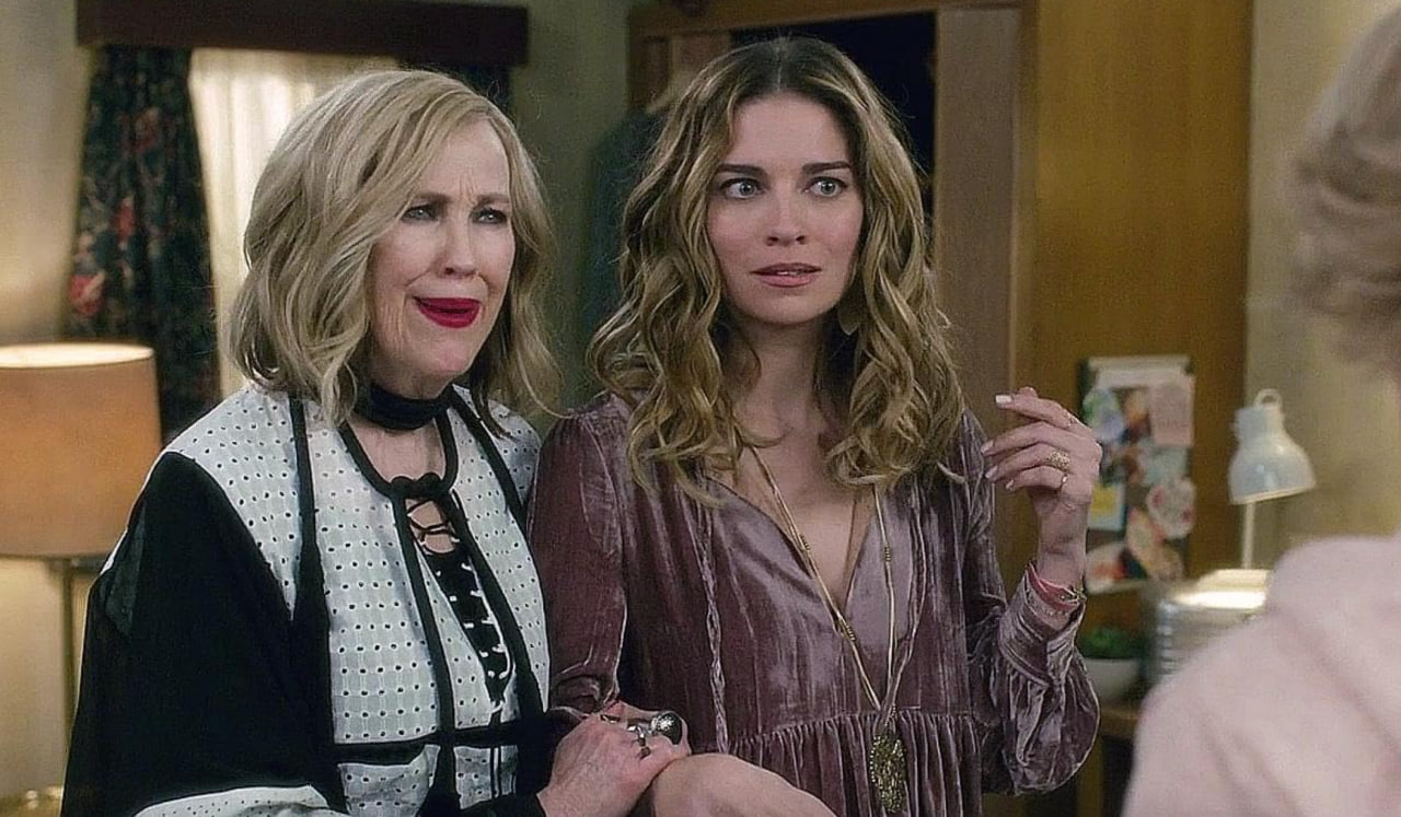 Moira Rose and her daughter, Alexis, gradually mended their relationship when they moved at Schitt’s Creek