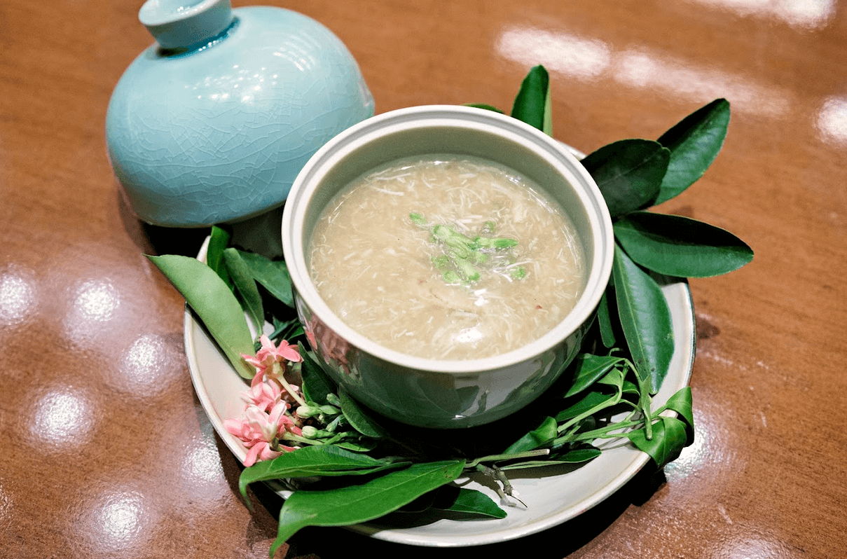 LEFT: White Pepper Virgin Crab Thick Soup. RIGHT: Snow Gum.