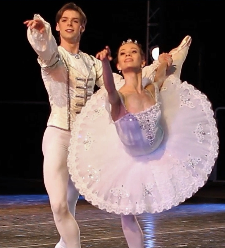 Vladimir Shklyarov and Maria Shirinkina at the Ravello Festival in The Sleeping Beauty ballet