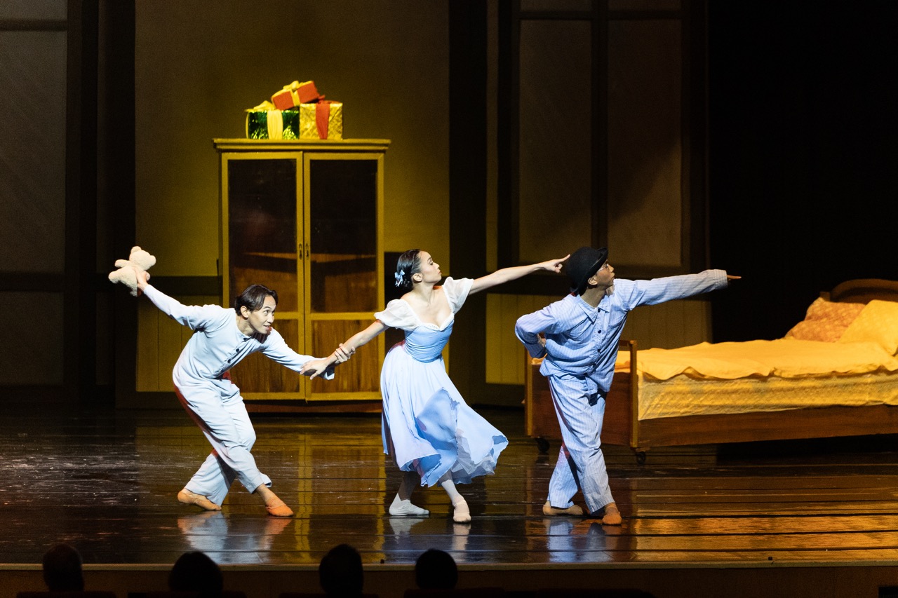 Rudolph Capongcol and Reigna Magbitang as Peter Pan and Tinkerbell, respecively; male and female dancers of Ballet Philippines playing lovable misfits, the Lost Boys; Jemima Reyes, and Emmerson and Eduardson Evangelio as the Darling siblings